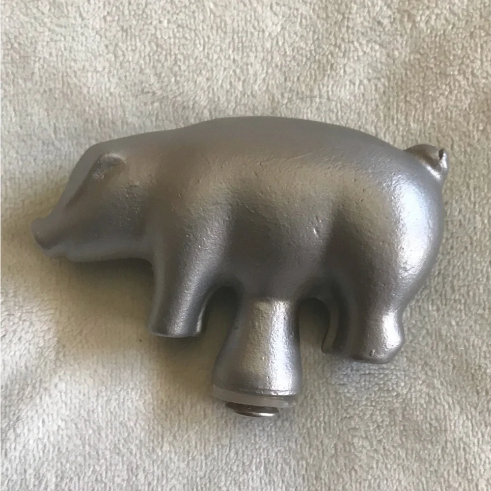 Staub cast metal Pig pot/lid Animal knob